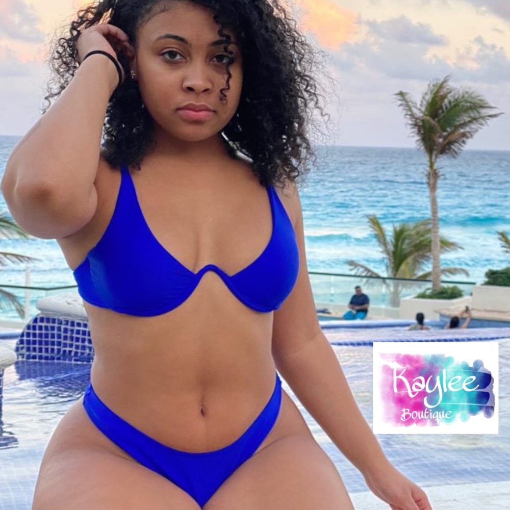 Blue undwerwire bikini